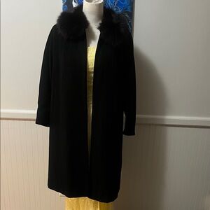 Vintage 100% cashmere coat Elegant Black Coat with Fur Collar